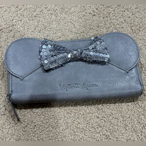 Loungefly Minnie wallet